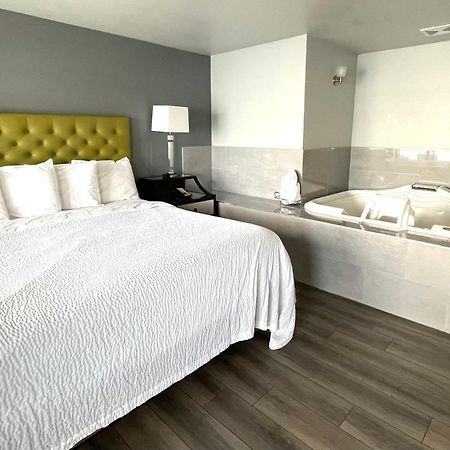 Tides Inn & Suites بورت تاونسند المظهر الخارجي الصورة