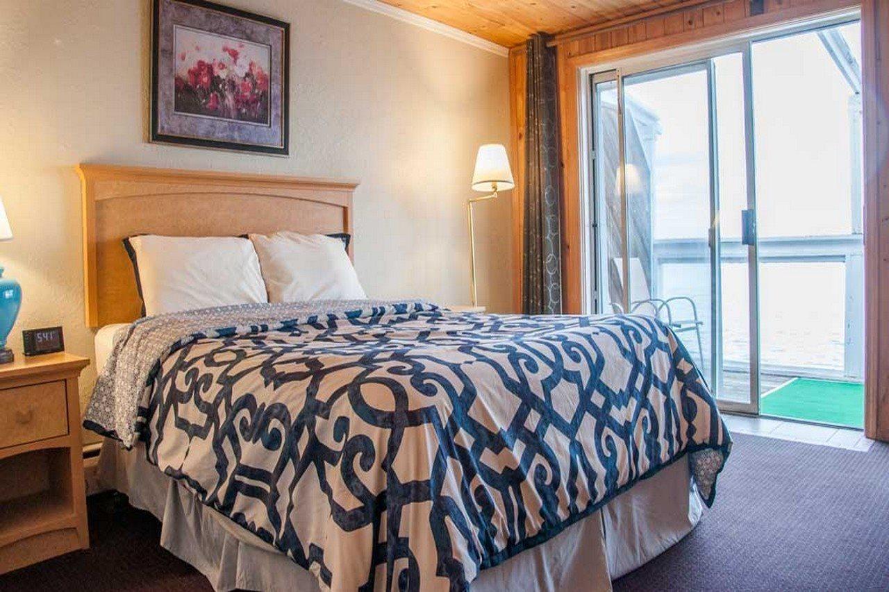 Tides Inn & Suites بورت تاونسند المظهر الخارجي الصورة