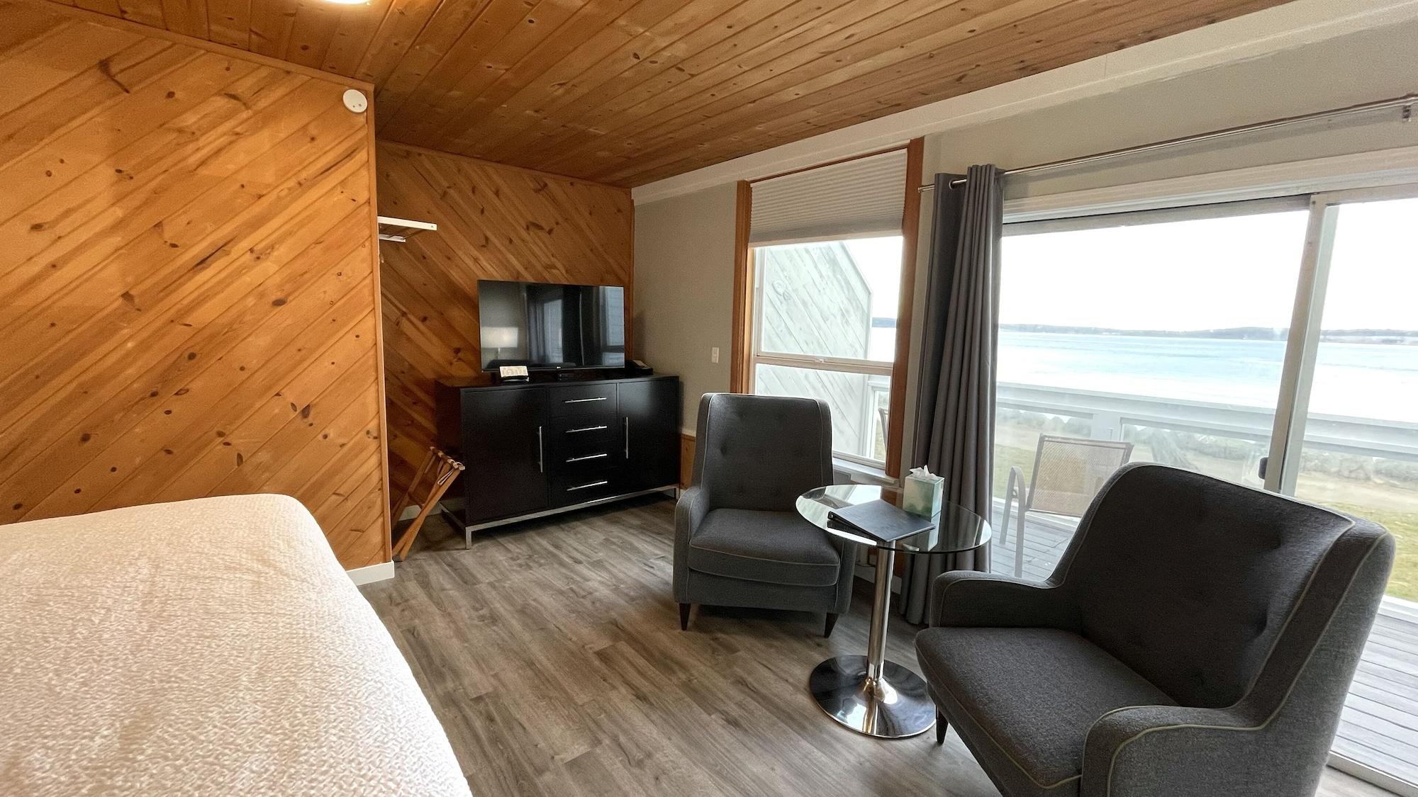 Tides Inn & Suites بورت تاونسند المظهر الخارجي الصورة