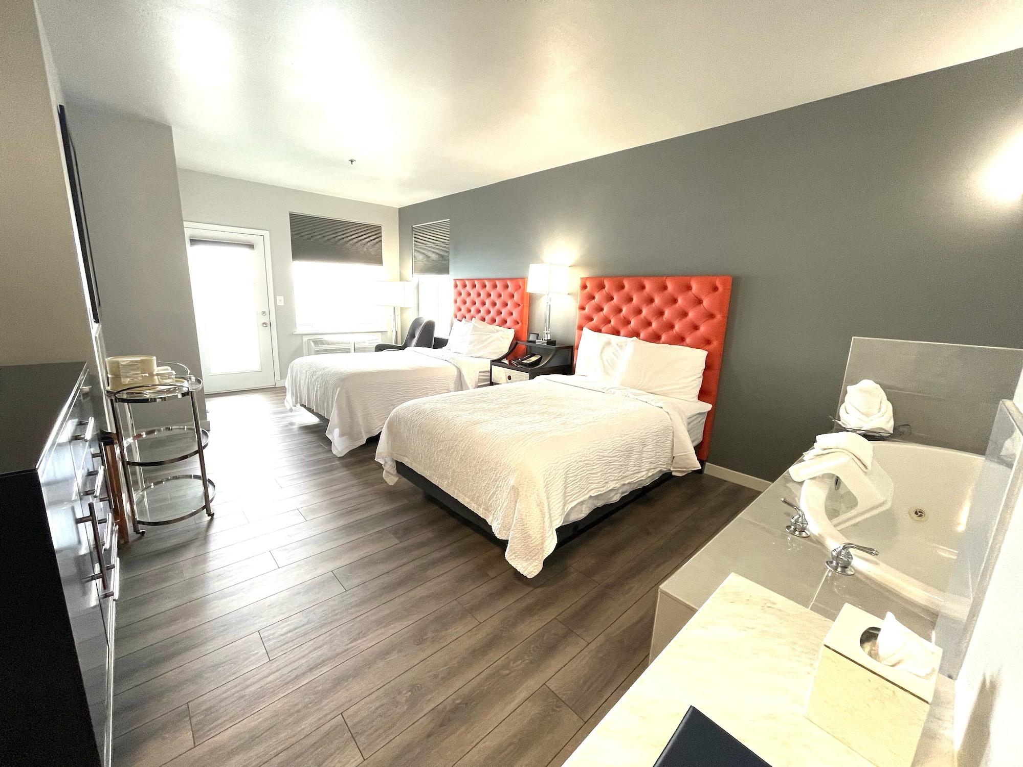Tides Inn & Suites بورت تاونسند المظهر الخارجي الصورة