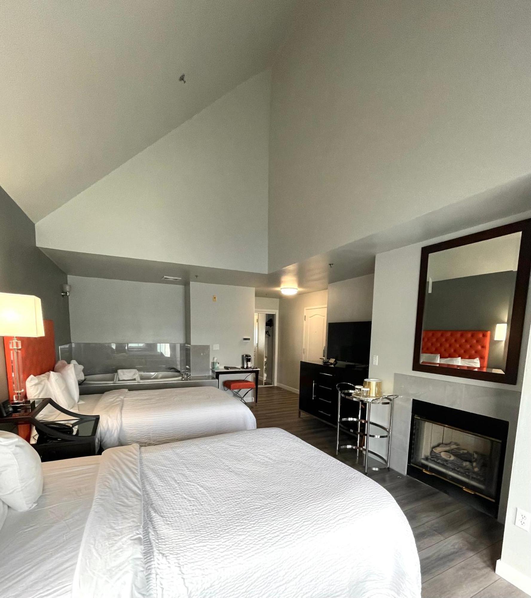 Tides Inn & Suites بورت تاونسند الغرفة الصورة